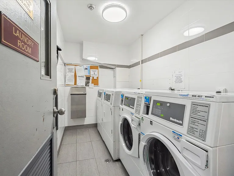 1202 Pontiac Ct — Photo 17