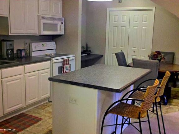 Eat-in Kitchen