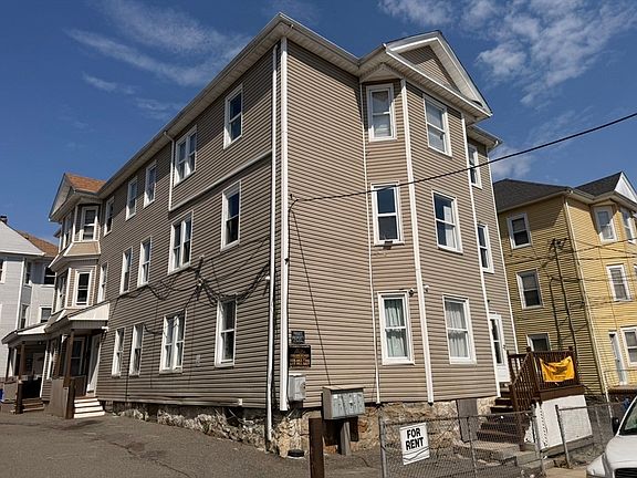 2nd image of 227 Eagle St