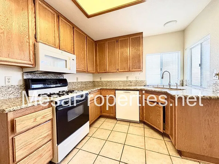 13024 Rainwood Ct — Photo 10