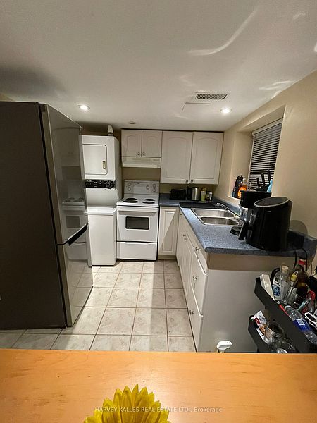 Toronto Townhouse for rent - 1 Bedroom — photo 3