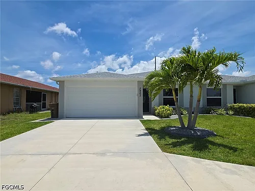 2907 SW Santa Barbara Pl Photo 1