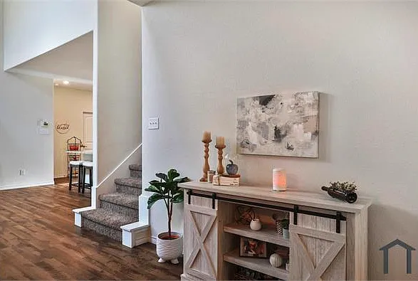 2429 Dolostone Dr — Photo 12