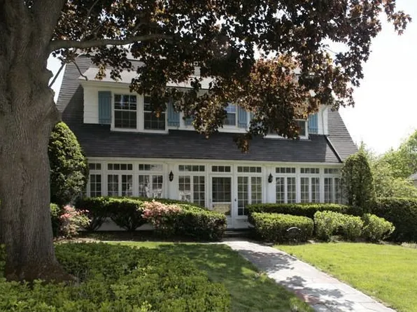 170 Pondfield Rd W, Bronxville, NY 10708
