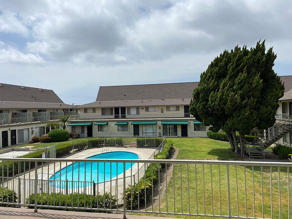 Islandia Apartments Open House Saturday from 10am4pm and Sunday by