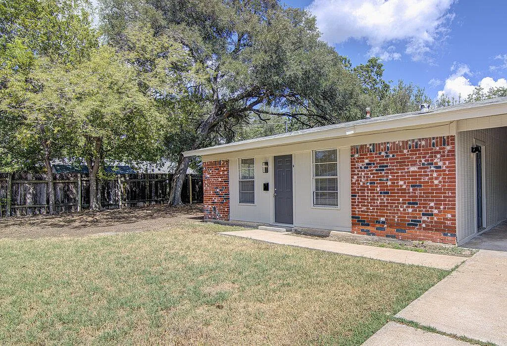 2 bed, 1.0 bath, 1525 sqft, $1,595 — Photo 3