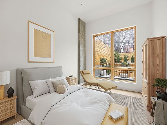 3rd image of 1118 Fulton St #1R