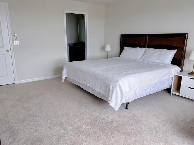 372A Pacific Ln — Photo 24