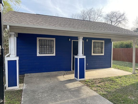 2nd image of 236 E Dullnig Ct #3