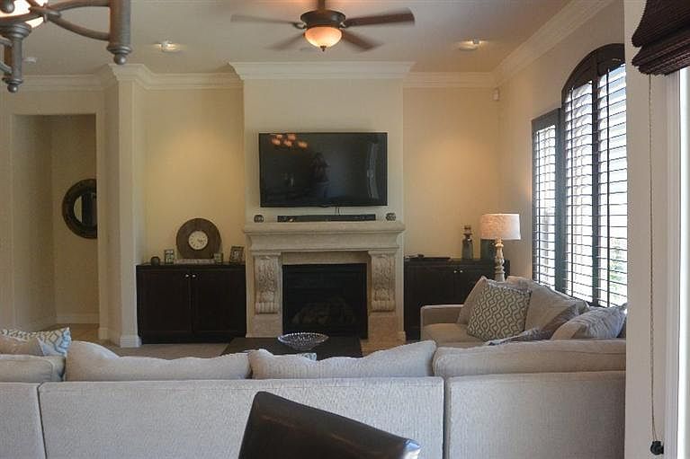 1st image of 1351 E Via Estrella Dr