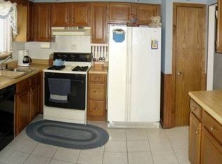 951 Hanover Ln, Dyer, IN 46311