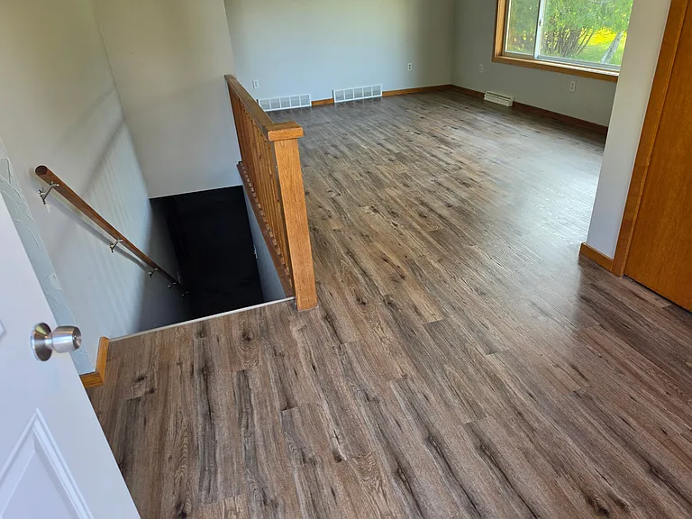 20867 M 32 W — Photo 6