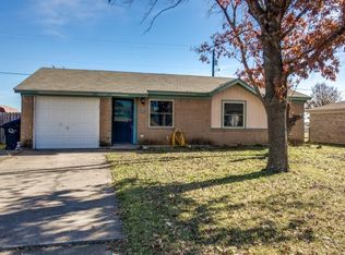 1411 Berry Dr, Cleburne, TX 76033