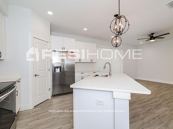 5th image of 220 Begonia Ln