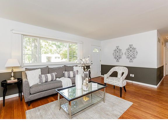 3rd image of 1100 Campion Ln