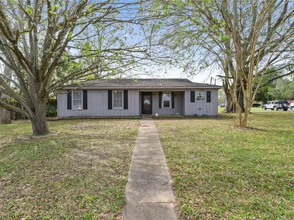 8501 McAllister Dr, Theodore, AL 36582