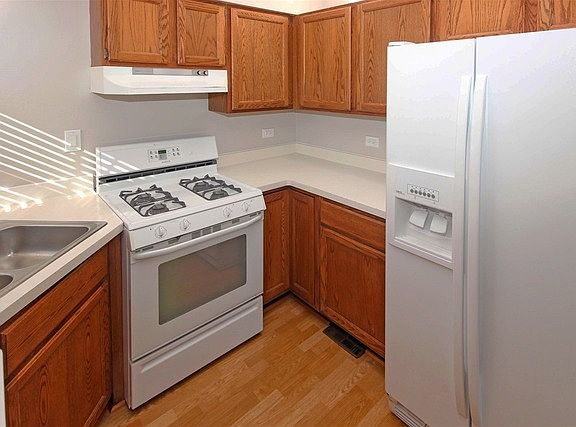 5th image of 88 W Hamilton Dr