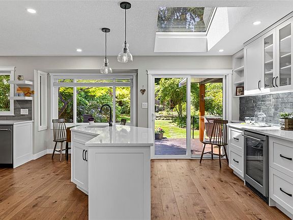 5th image of 683 Gaetjen St