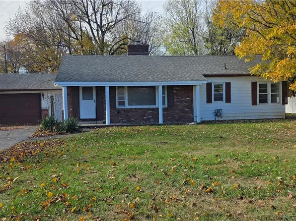 4610 Christian Dr, Clarence, NY 14031