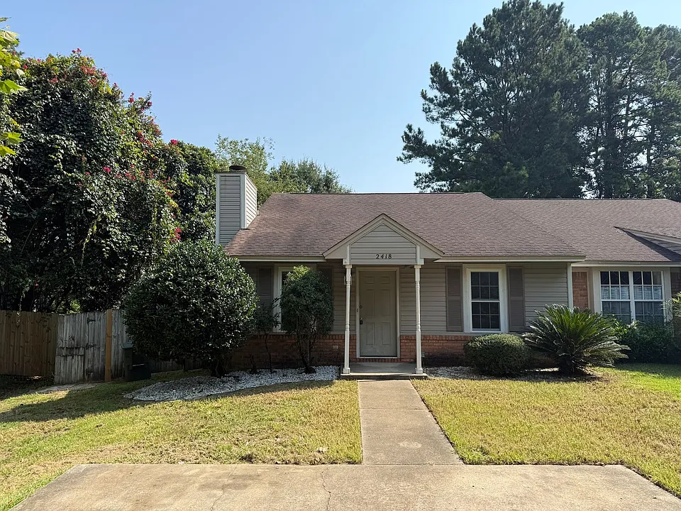2418 Ian Dr
