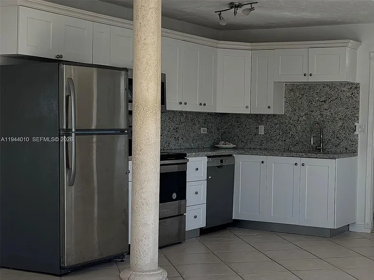 235 Anne Bonny Dr — Photo 8