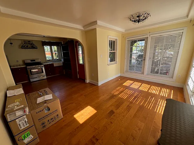 519 N Clementine St — Photo 5