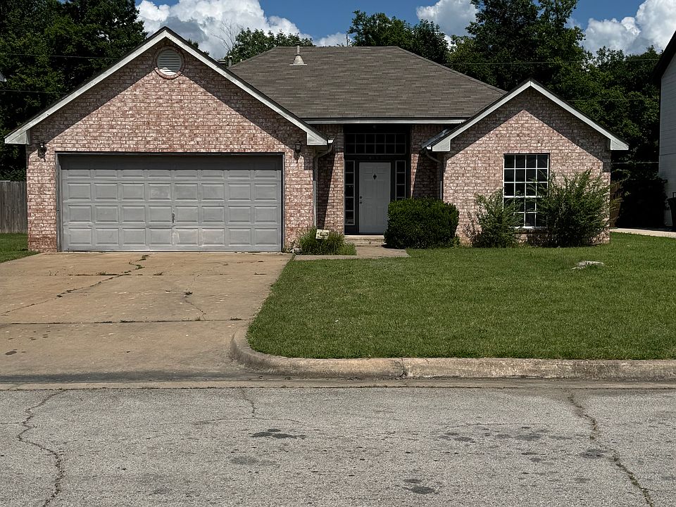 1st image of 223 N Valley Dr