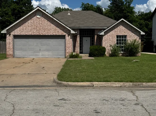 223 N Valley Dr, Catoosa, OK 74015