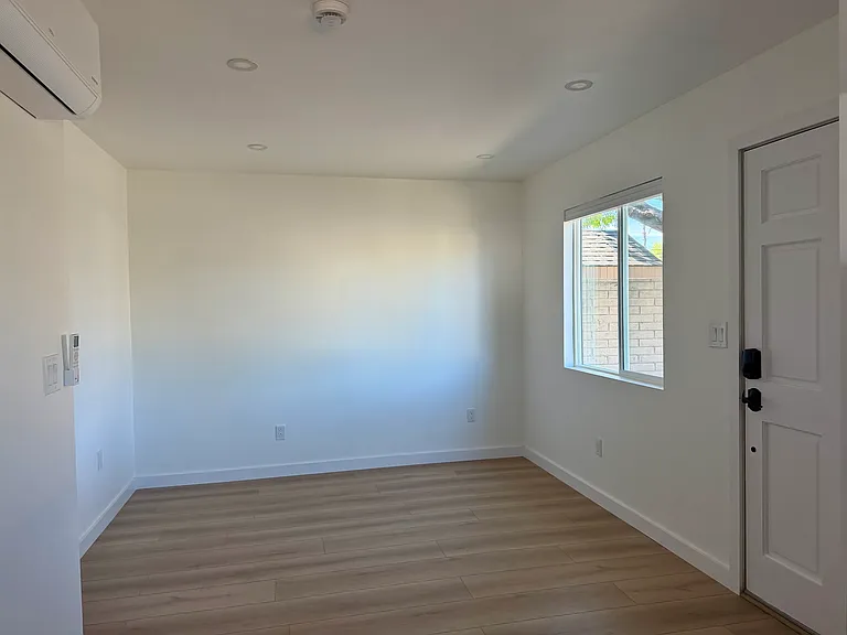 23874 Friar St — Photo 4