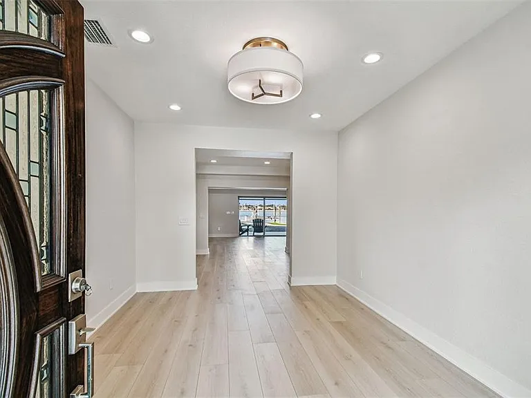 24 Adalia Ave — Photo 23
