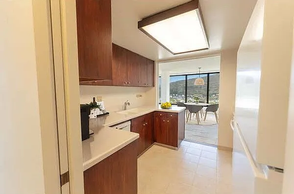 250 Kawaihae St — Photo 3