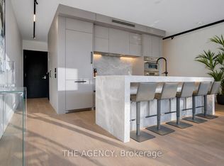 75 Portland St #704, Toronto, ON M5V 2M9