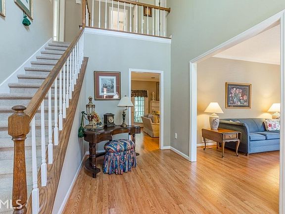 5th image of 5130 Holly Springs Dr