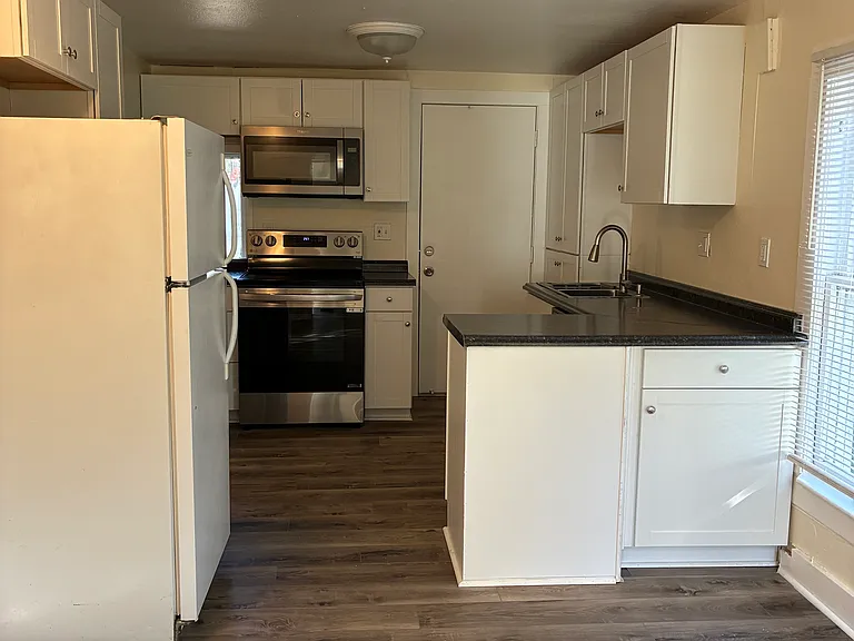 3212 N Cook St — Photo 3