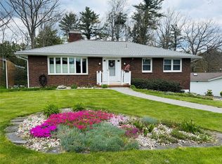 7 Wellington Dr, Endicott, NY 13760
