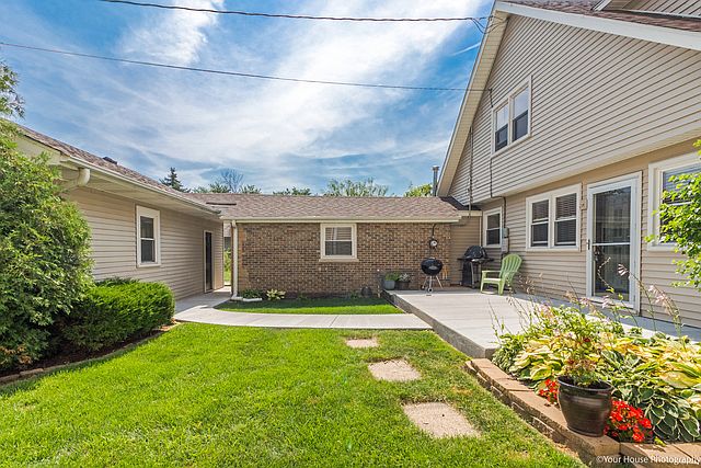 1st image of 33544 N Lake Shore Dr
