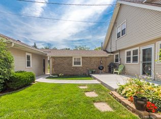 33544 N Lake Shore Dr, Grayslake, IL 60030