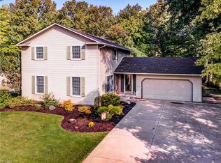 27380 Dellwood Dr, Westlake, OH 44145