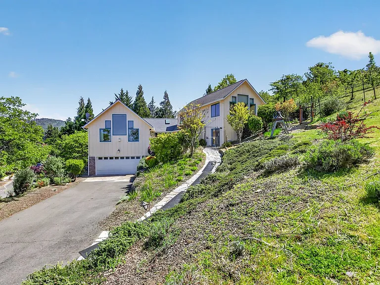 4406 San Juan Dr — Photo 1
