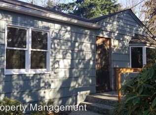 18522 10th Ave NE, Seattle, WA 98155
