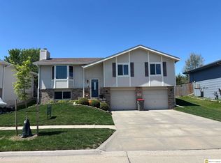 2019 NW 55th St, Lincoln, NE 68528