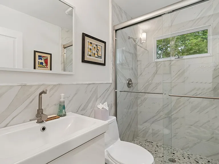 31 Montauk Ave — Photo 18