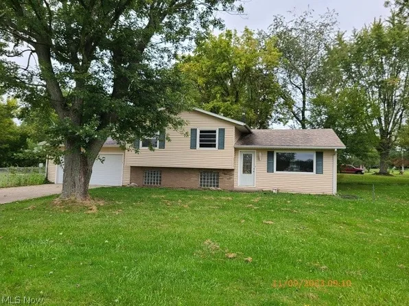 3725 Meese Rd, Louisville, OH 44641