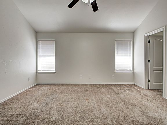 5th image of 608 Cavecreek St