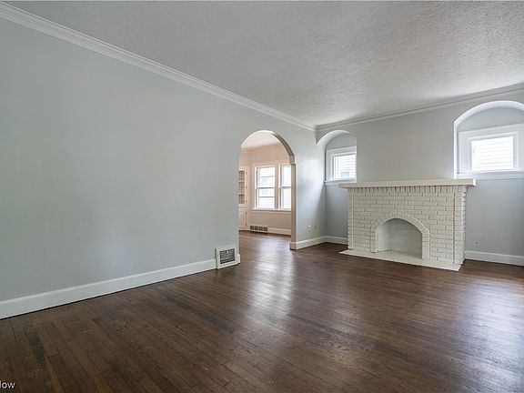 4th image of 5504 Northcliff Ave