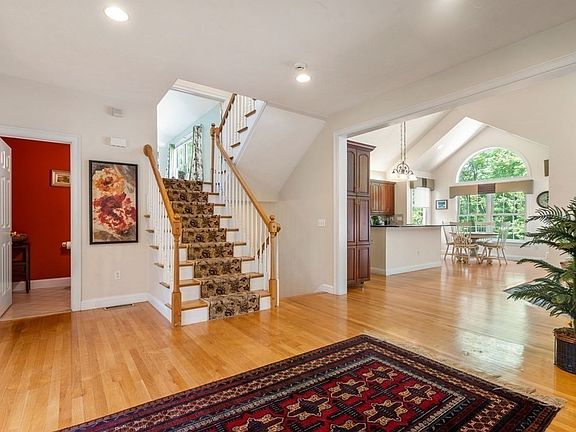 3rd image of 16 Marshall Ln