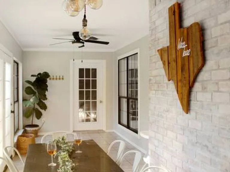 Hillside Dr — Photo 1