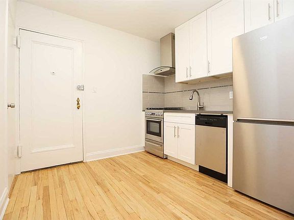 3rd image of 10212 65th Ave APT D35
