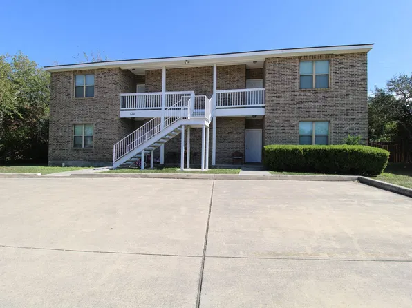 530 Dukeway APT 4, Universal City, TX 78148