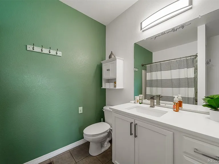 7292 S Blackhawk St #203 — Photo 24